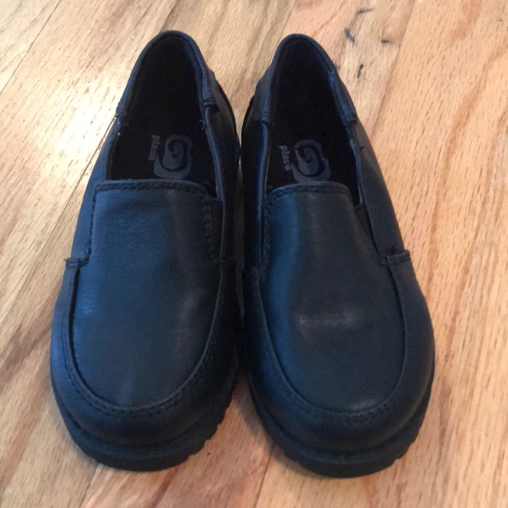Children’s place toddler boys black loafers size 6